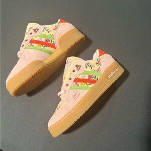 ADIDAS & UNHEARDOF Grandma’s Couch, AUTOGRAPHED OG BOX & SWAG, + UNHEARDOF HAT